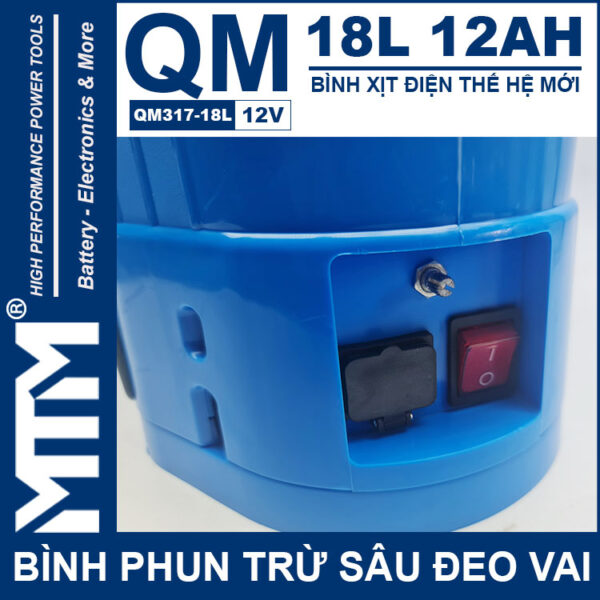 Binh Phun Thuoc Tru Sau Deo Vai 18L 12V 12Ah Tan Quan My QM317 18L Cong Sac Nut Nguon